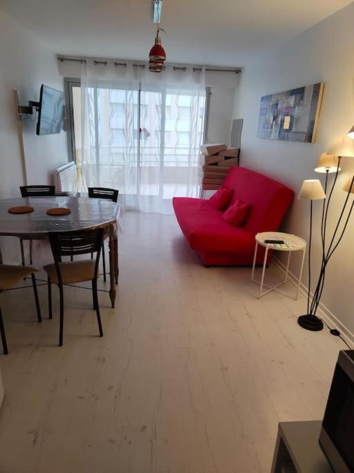 Appartement 2 Pieces Avec Une Grande Terrasse, 3 Etoiles, Wifi, Box Pour Vehicule Et Velos Ле-Сабль-д’Олон Экстерьер фото