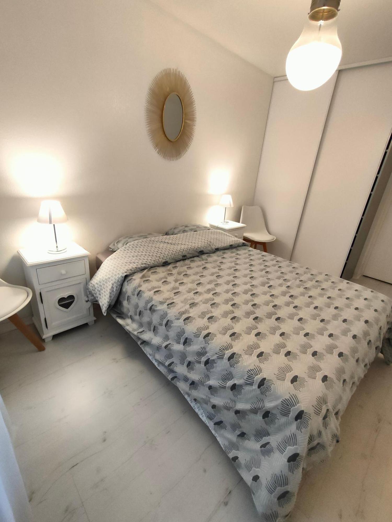 Appartement 2 Pieces Avec Une Grande Terrasse, 3 Etoiles, Wifi, Box Pour Vehicule Et Velos Ле-Сабль-д’Олон Экстерьер фото